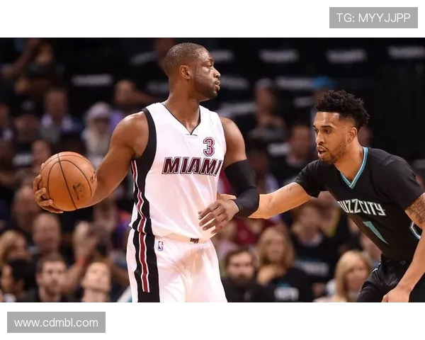 亚特兰大老鹰迎战劲敌，奋力拼搏争夺季后赛席位