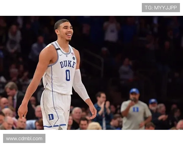 杰森塔图姆如何在NBA赛场上展现超凡实力与领袖风范